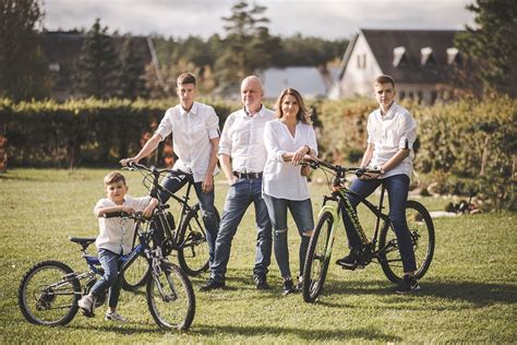 Šeima globojanti vaikus