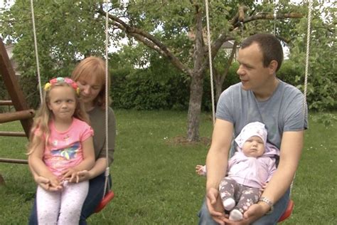 Šeima svajoja apie naujus namus