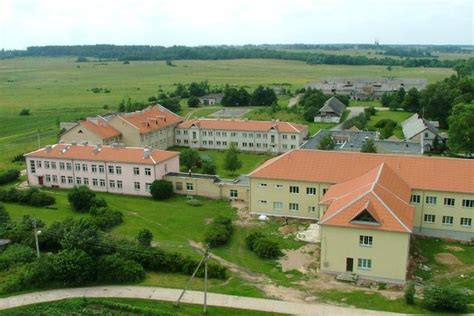 Aknystos globos namai