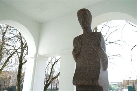 Antano Šnaro skulptūra Motinystė