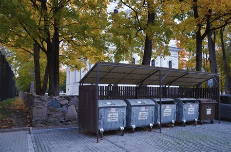 Atliekų konteinerių aikštelė