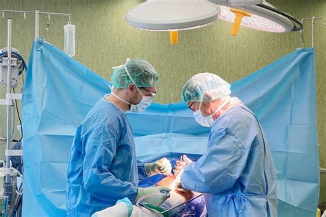 Chirurginė komanda operacinėje