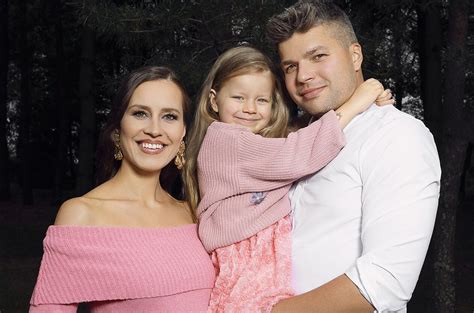 Daiva Jonauskienė su dukrele Roma Terese ir vyru Vilhelmu