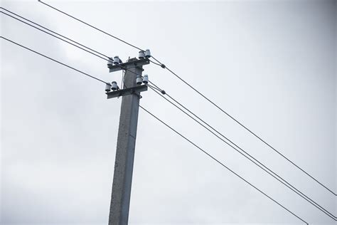 Elektros stulpas lauke