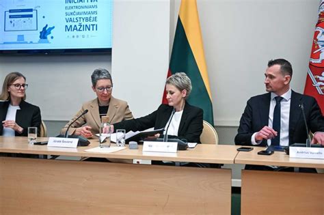 Institucijų bendradarbiavimas