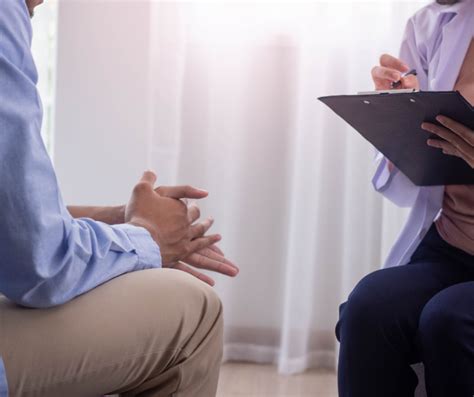 Medicinos psichologas konsultuoja pacientą