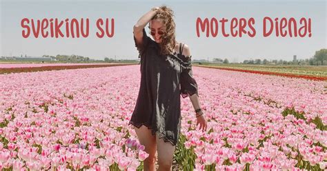 Moters atvirukas su sveikinimais