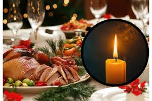 Motina ir dukra apkabina vienas kitą