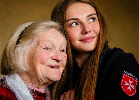 Pagalba seneliams namuose