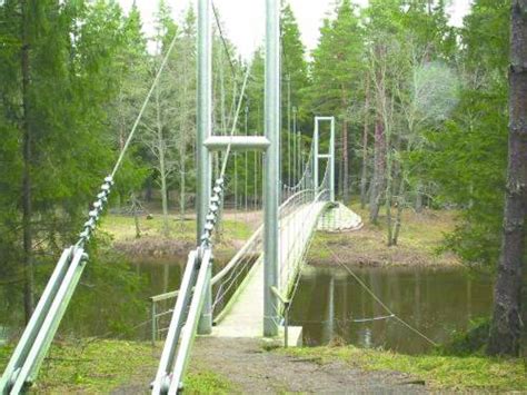 Pakabinamas tiltas per Jūros upę Pajūryje
