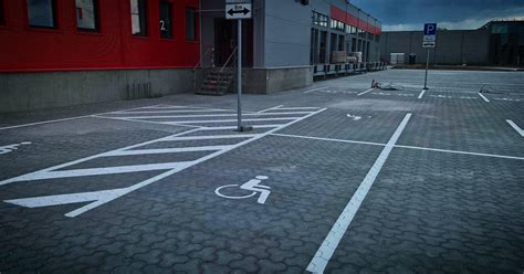 Parkavimo vietos neįgaliesiems