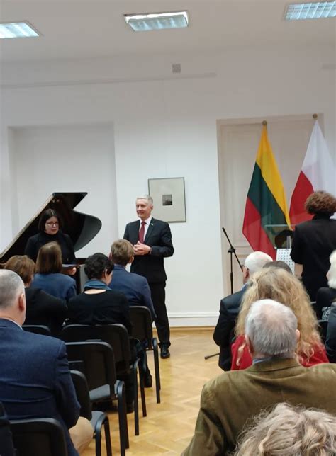 Paroda skirta M.K. Čiurlionio 150-osioms gimimo metinėms Raseinių technologijų ir verslo mokykloje