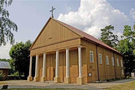 Rumbonių Švč. Trejybės bažnyčia