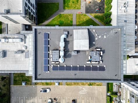 Saulės elektrinė ant daugiabučio Klaipėdoje