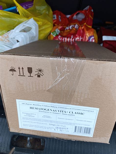 Savanoriai dirba kartu