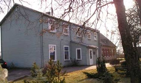 Senų žmonių globos namai