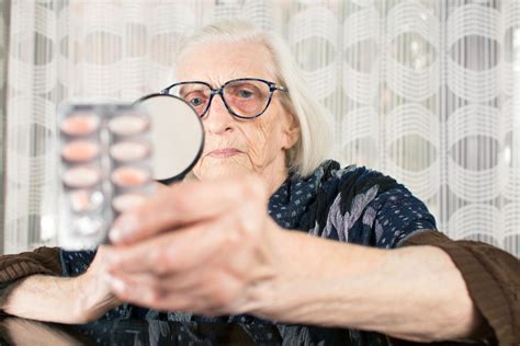 Senatvėje didelę dalį pensijos tenka skirti vaistams