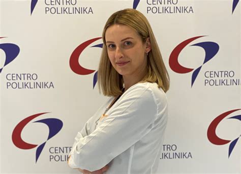 Slaugytoja padeda pagyvenusiai moteriai