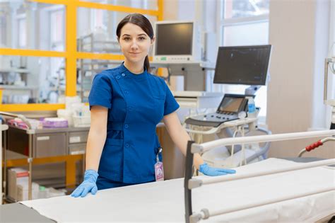 Slaugytoja tvarko žaizdą