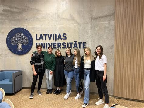 Studentai universitete