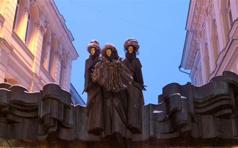 Trys mūzos: Erato, Melpomenė ir Polihimnija